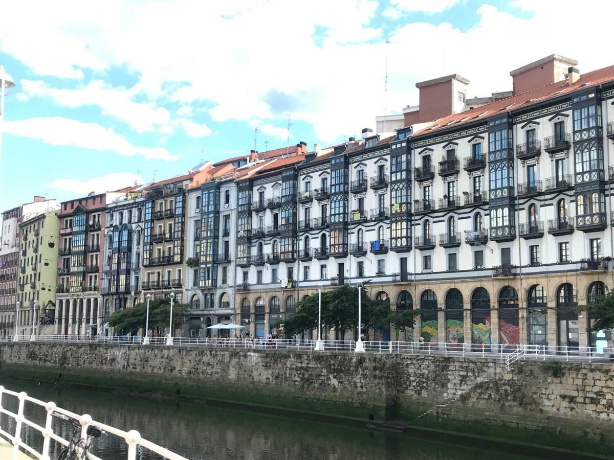 Old Town & River Бильбао Экстерьер фото